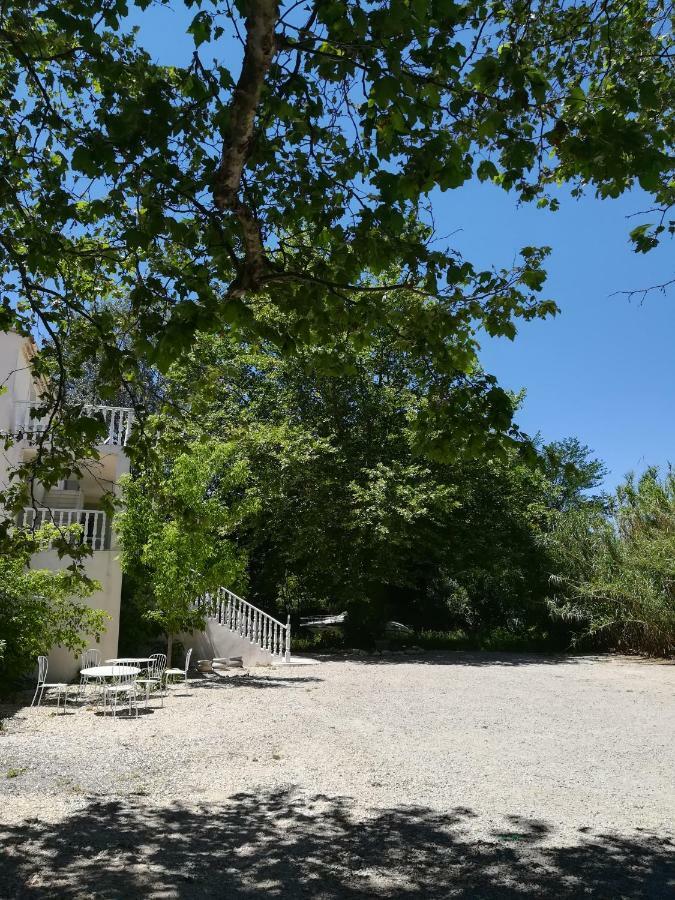 Au Pays Du Ventoux Bed & Breakfast Льо Тор Екстериор снимка